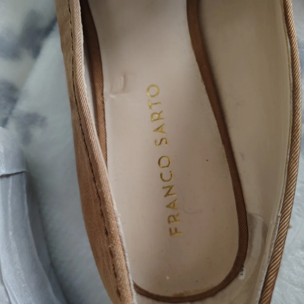 Franco Sarto Zerbino Tan Loafers with laser Cut Detail 9.5 - Picture 5 of 8